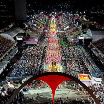 Ingressos para arquibancadas do Rio Carnaval 2026 voltam a ser vendidos; veja valores