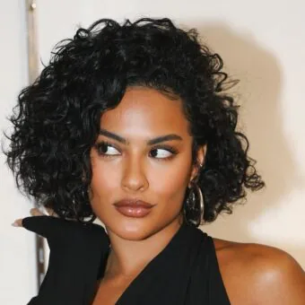 Bella Campos rebate comentários racistas sobre sua personagem em ‘Vale Tudo’