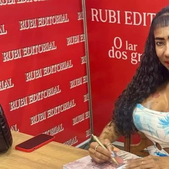 “A Vida de Inês Brasil”: biografia da rainha da internet é lançada na Bienal do Livro 2025