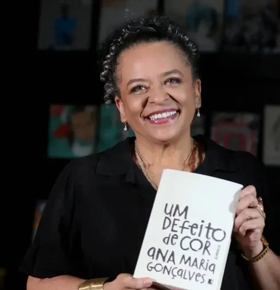 Ana Maria Gonçalves é eleita para a Academia Brasileira de Letras e se torna a primeira mulher negra entre os imortais