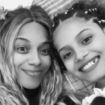 Morre Anna Júlia, filha de Juliana Santos, sósia de Beyoncé, aos 10 anos