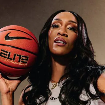 A’ja Wilson se torna a primeira jogadora da WNBA a registrar um duplo-duplo de 30 pontos e 20 rebotes