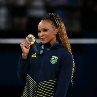 Rebeca Andrade anuncia que não vai mais competir no solo e reforça cuidados com o físico